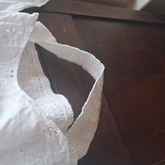 Express woman's size small white 100% cotton eyelet 1/2 blouse - Picture 4 of 7